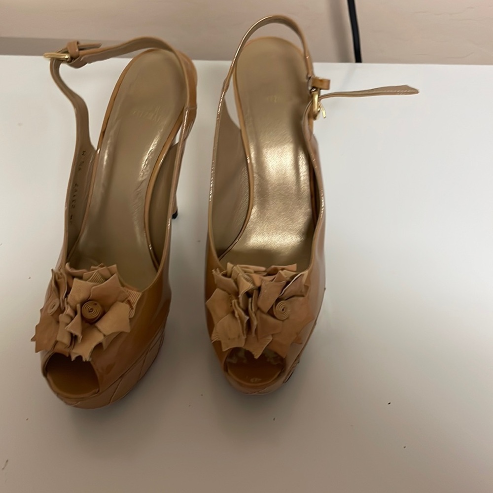Beautiful Stuart Weitzman Pumps